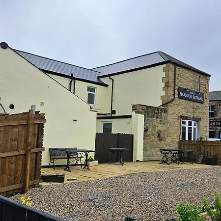 Amble Harbour Retreats-3