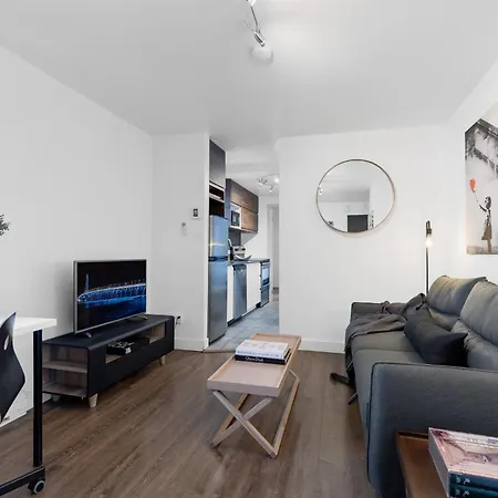 Liv Mtl Soho Spacious Rooftop Suites For Groups Near Downtown Montreal-2