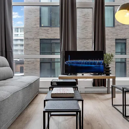 Downtown - Spacious Suites Near Sainte-Catherine-3