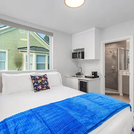 Back To The Future Sweet Suites-2