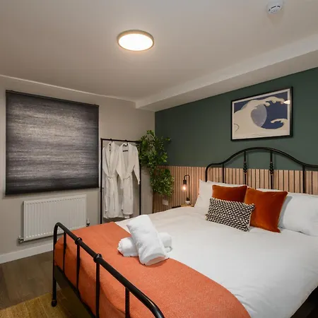 Benjamin Suite - Modern 3Br Apartment With Parking & Wifi-3
