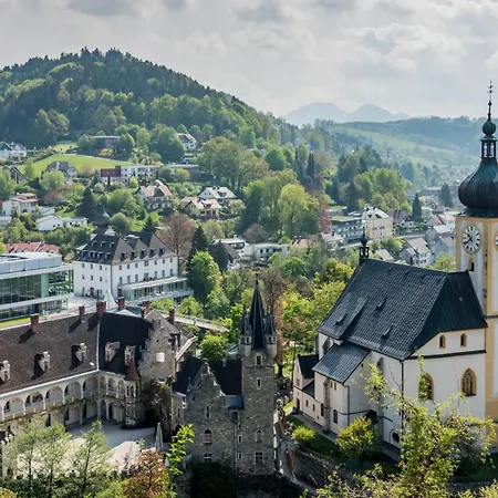 Das Schloss an der Eisenstrasse-3