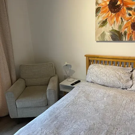 Apple Barn Guest House-3