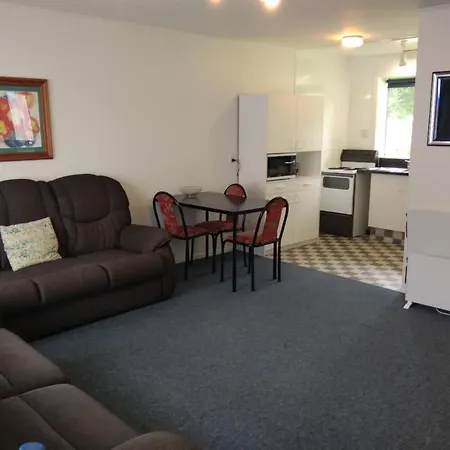 Queens Park Motels-2