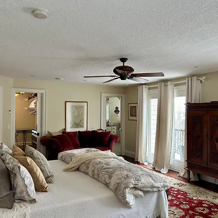 Norfolk Guest House Inn-3
