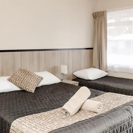 Starline Motor Inn-2
