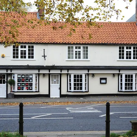 Magpies Restaurant With Rooms-3