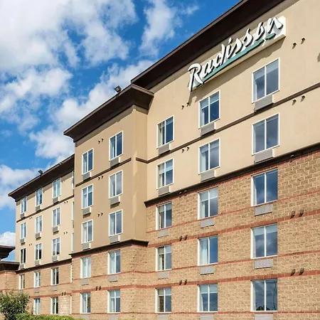 Radisson Hotel & Suites Fort Mcmurray-3