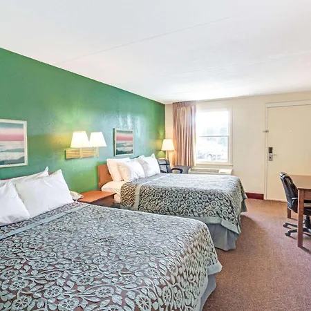 Days Inn By Wyndham Lincolnton-3