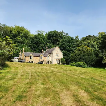 Mulgrave Country Cottage-2