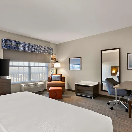 Hampton Inn & Suites Petoskey-2