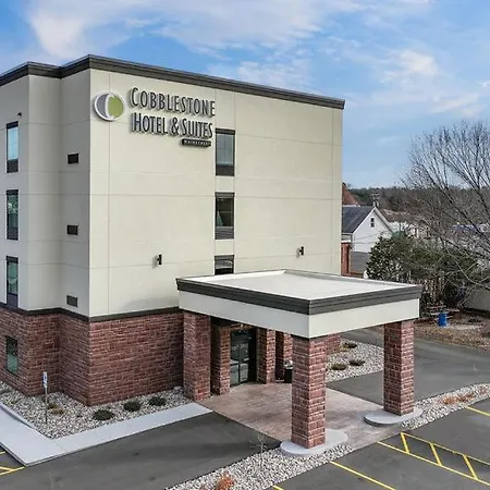 Cobblestone Hotel & Suites - Mosinee-2