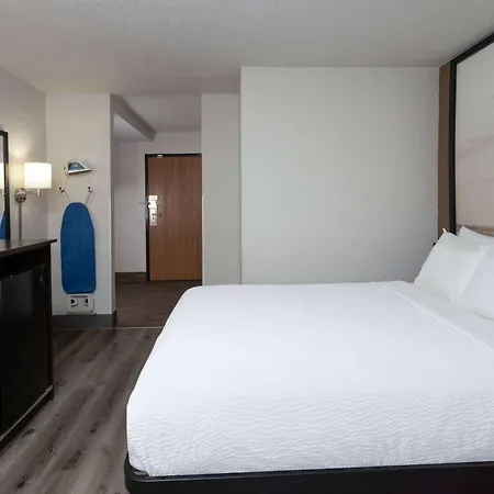 Super 8 By Wyndham Wausau-2