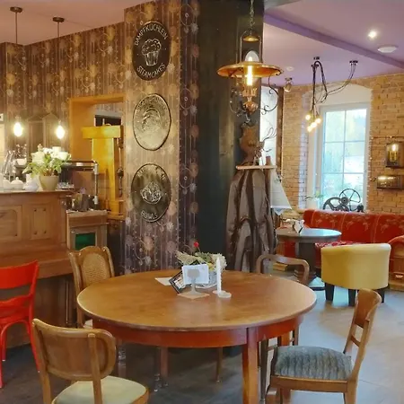 Weltraumbahnhof Rautenkranz - Steampunk Hotel-3