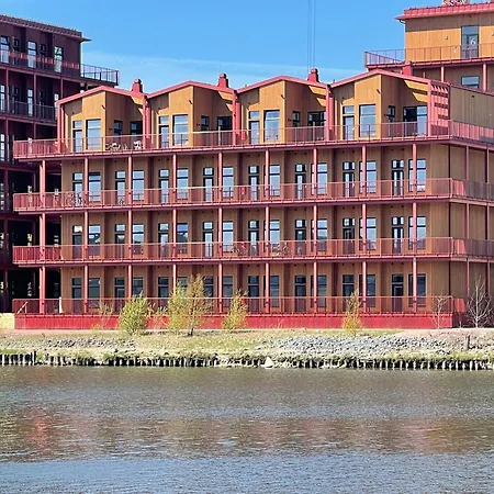Waterfront Cabins Studio Apartments-2