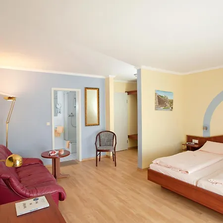 Land-gut-Hotel BurgBlick-3