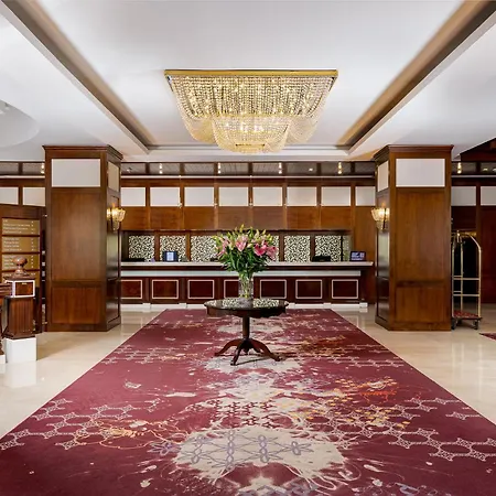 Hotel International-2