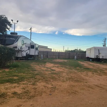 Cotulla Whitten Inn-3