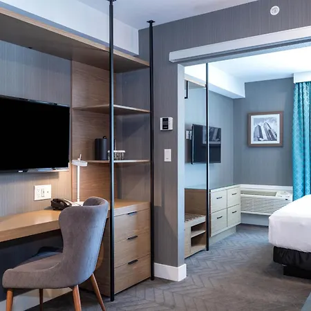 Sandman Signature Calgary Airport Hotel-3