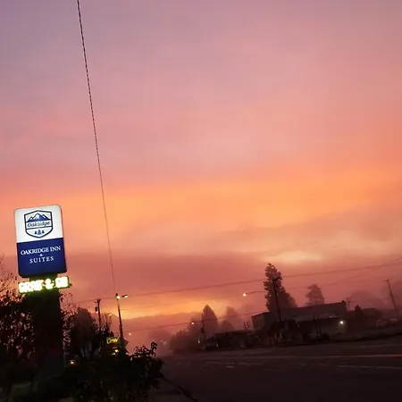 Oakridge Inn & Suites-2