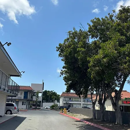Studio 6 Suites San Ysidro Ca San Diego South Bay-3