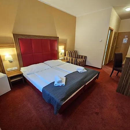 Hotel U Divadla-2
