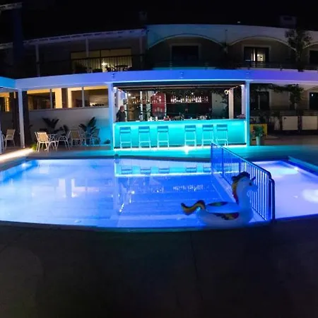 Trefon Hotel Apartments And Family Suites-3