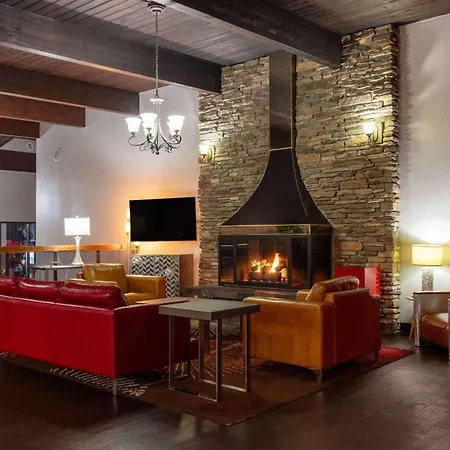 Ramada By Wyndham Spokane Airport-3