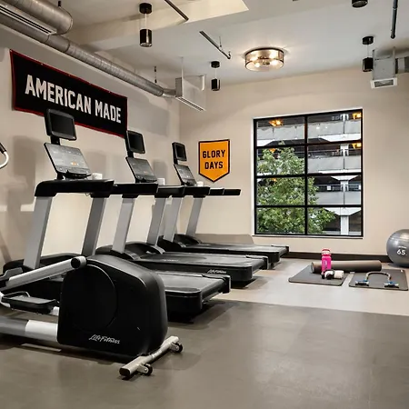 Moxy Omaha Downtown-3