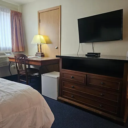 Broadway Inn Conference Center-2