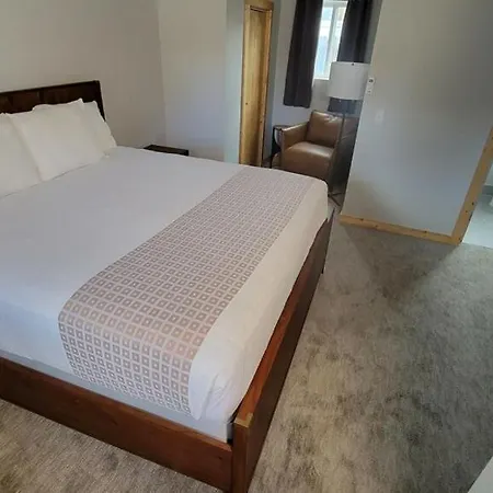 Topaz Lodge-2