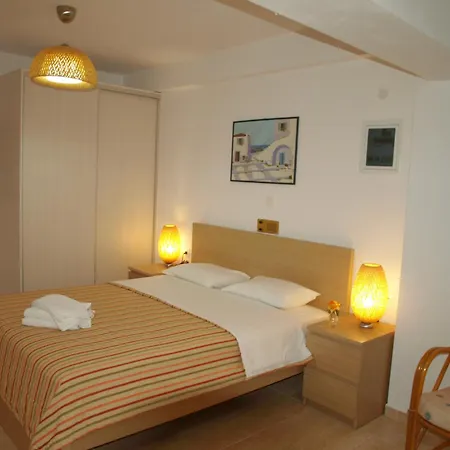 Kastro Studios Apartments-3
