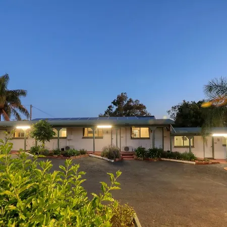 Oasis Motel-3