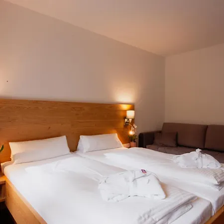 Erlebnishotel Fendels-3