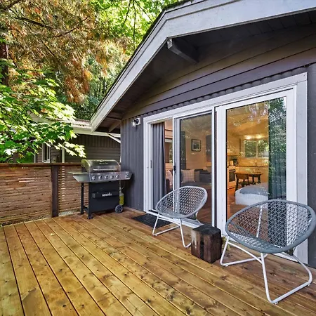 Sunwolf Riverside Cabins-2