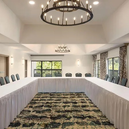 Hilton Garden Inn Monterey-3