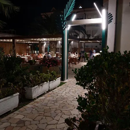 Hotel Garden-3