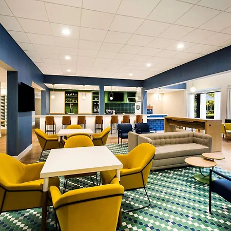 Sonesta Select Philadelphia Airport-3