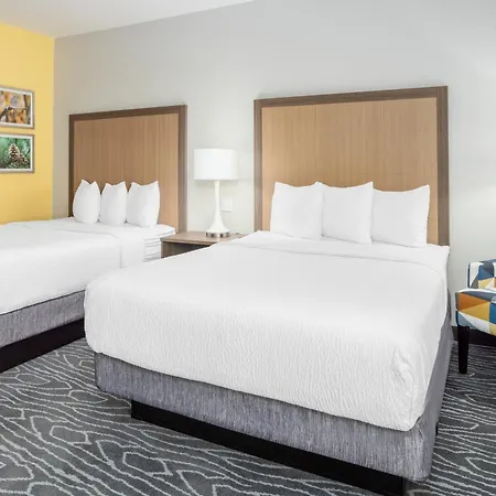 La Quinta Inn & Suites By Wyndham Valdosta-2
