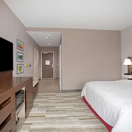 Hampton Inn & Suites Watsonville-2
