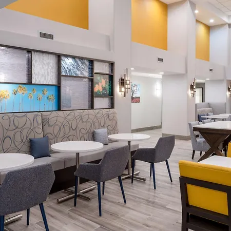 Hampton Inn & Suites Agoura Hills-2