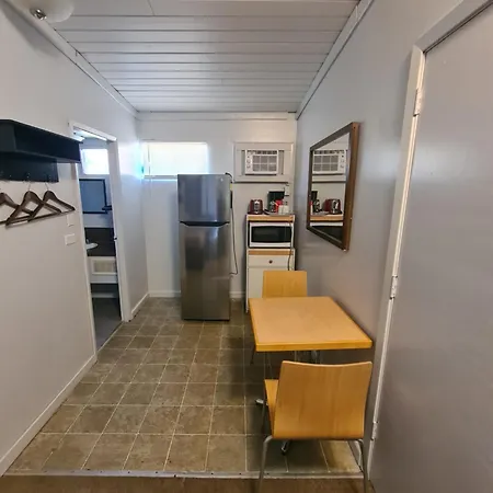 Sundowner Motel-2