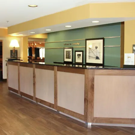 Hampton Inn Sandusky-Central-2