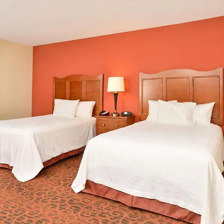 Hampton Inn Muscatine-3