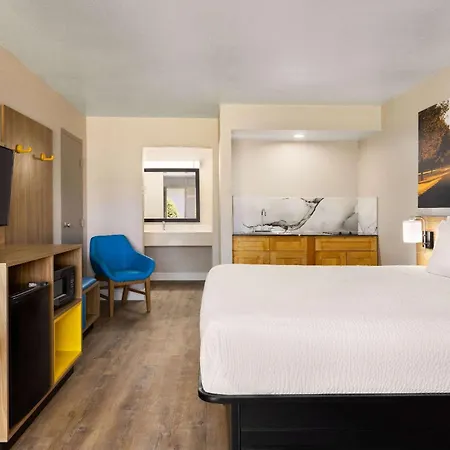 Days Inn By Wyndham Mccomb Ms-3