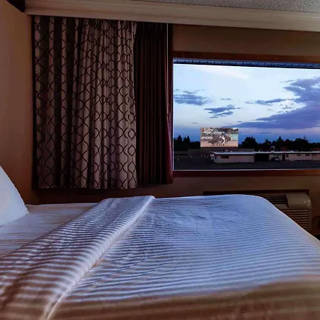 Best Western Movie Manor-2