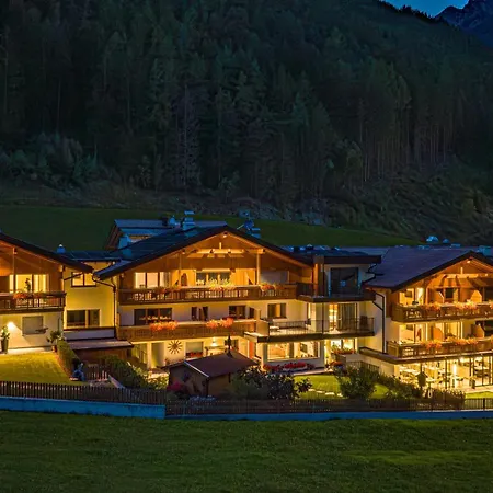 Martinshof Berg Herz Hotel-3