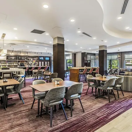 Courtyard By Marriott Boston Waltham-3