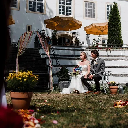 Schlosshotel Neufahrn-3