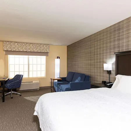 Hampton Inn Holland-3